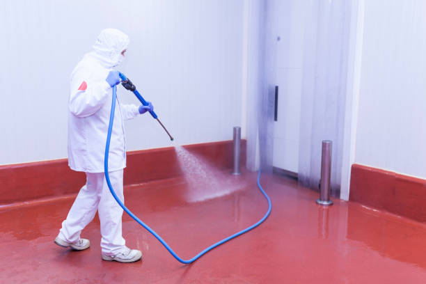 Best Animal Enclosure Cleaning  in Lake Winnebago, MO